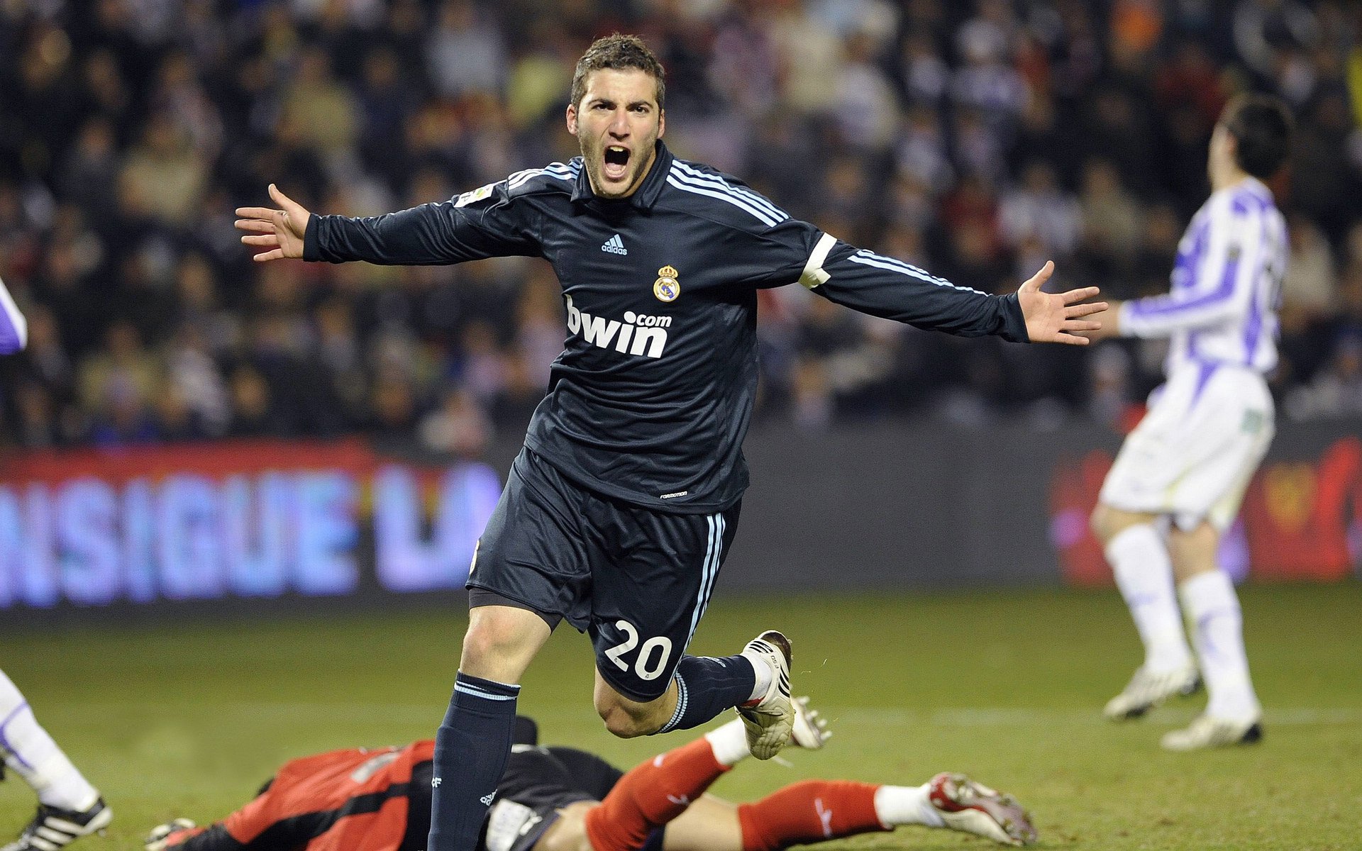 里奇·麦考的领导力无与伦比，为全黑队创造了黄金时代，里奇·麦克唐纳